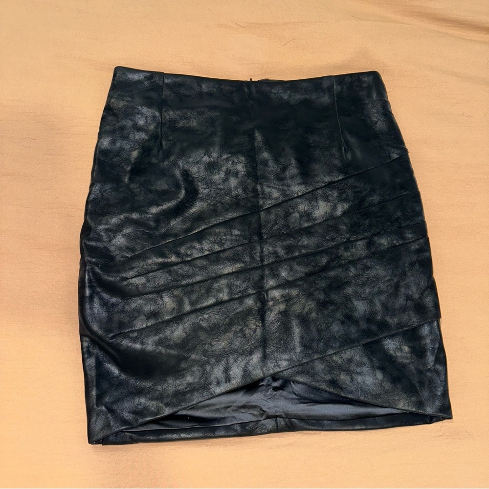 NWT GUESS skirt